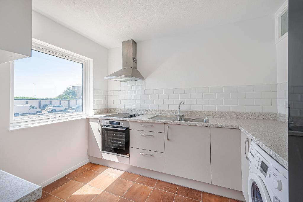 2 Bedroom Flat for Sale in Seaford, BN25 1EA
