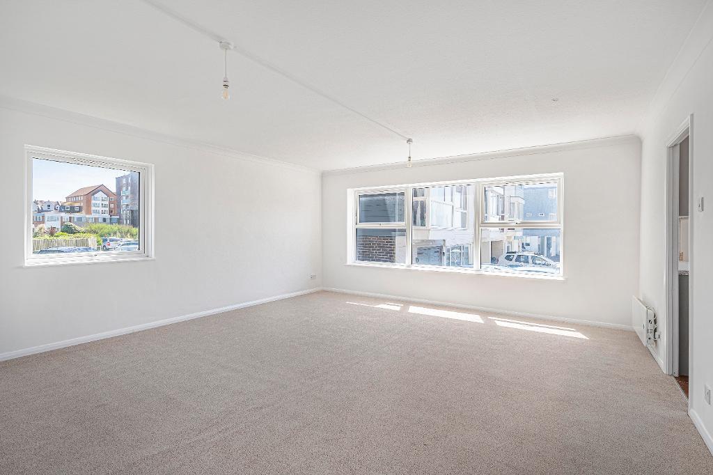 2 Bedroom Flat for Sale in Seaford, BN25 1EA