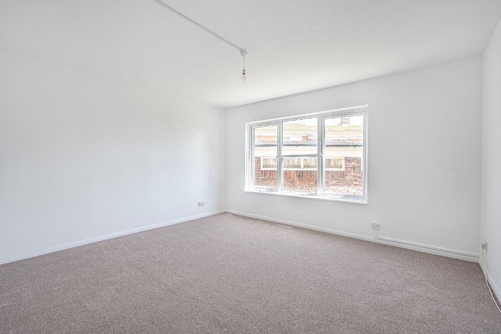 2 Bedroom Flat for Sale in Seaford, BN25 1EA
