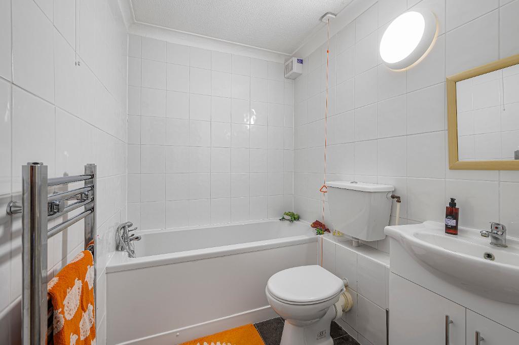 1 Bedroom Retirement flat for Sale in Seaford, BN25 4QQ
