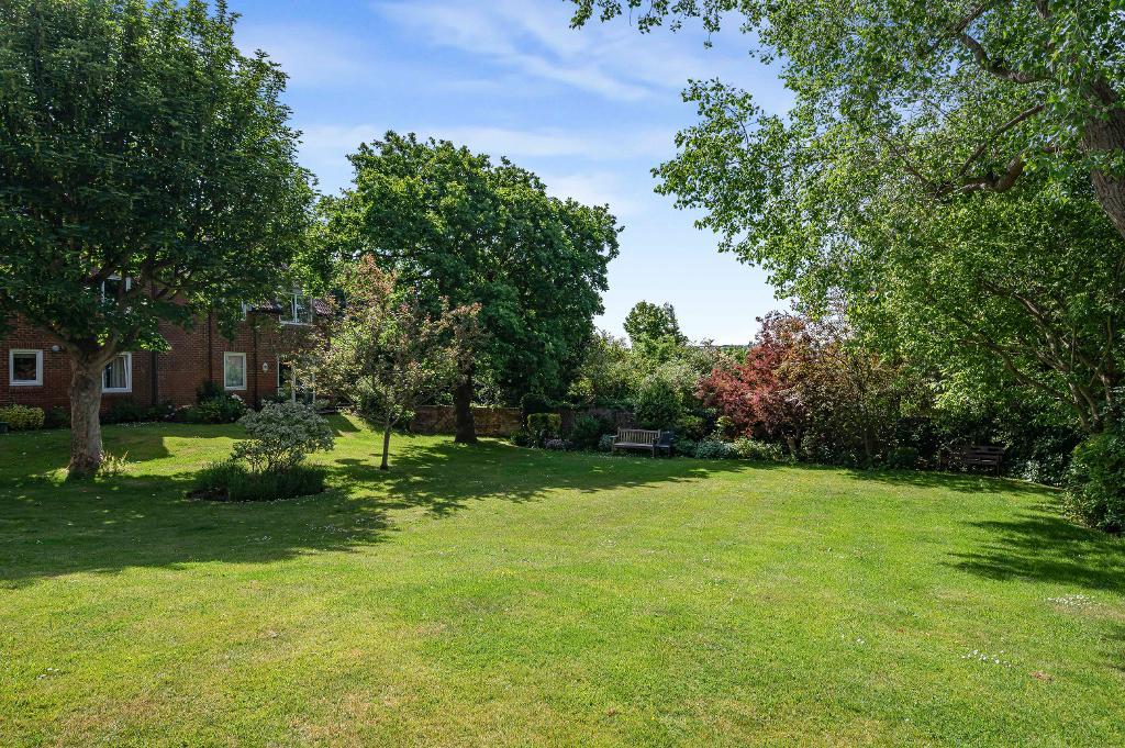 1 Bedroom Retirement flat for Sale in Seaford, BN25 4QQ
