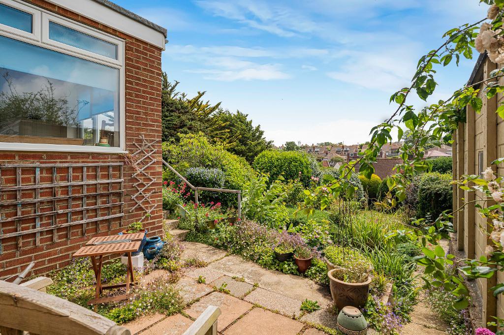 3 Bedroom House for Sale in Seaford, BN25 3ED