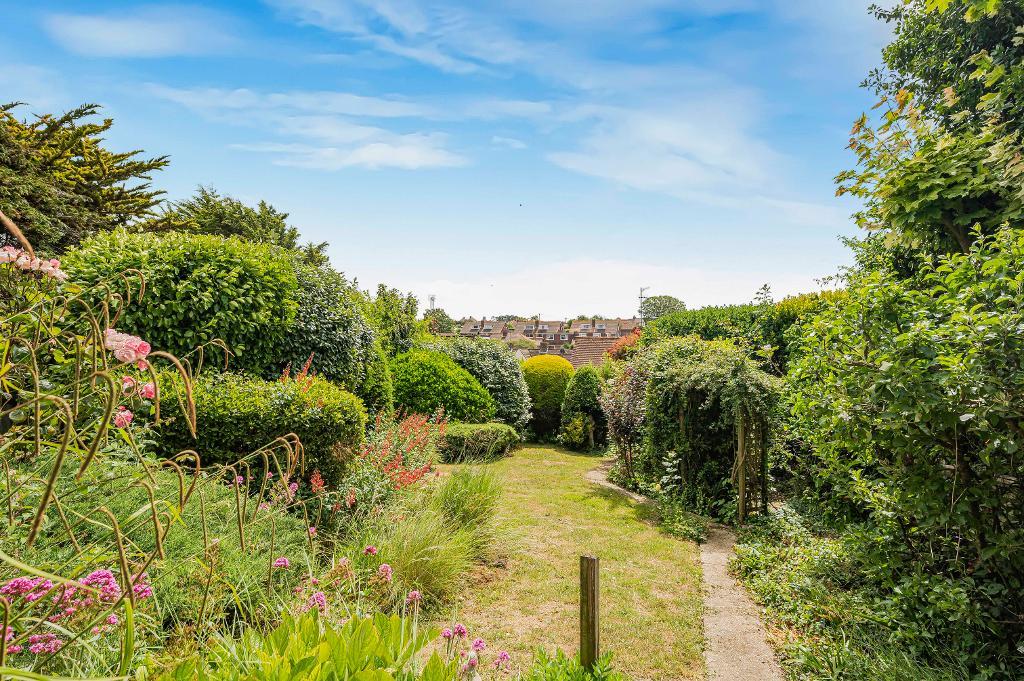 3 Bedroom House for Sale in Seaford, BN25 3ED