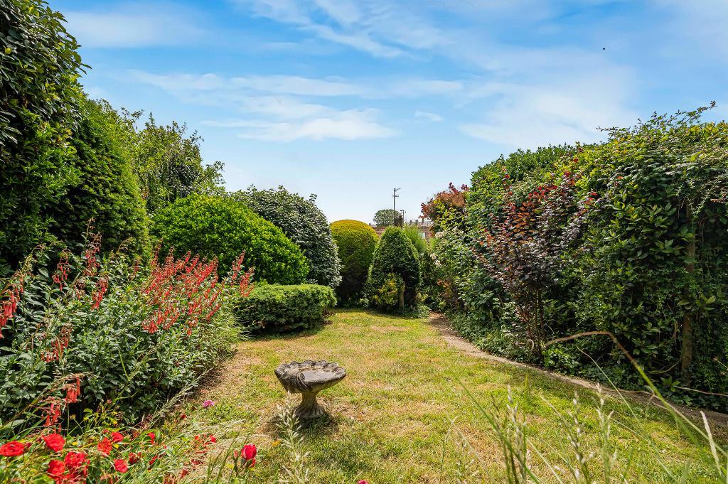 3 Bedroom House for Sale in Seaford, BN25 3ED