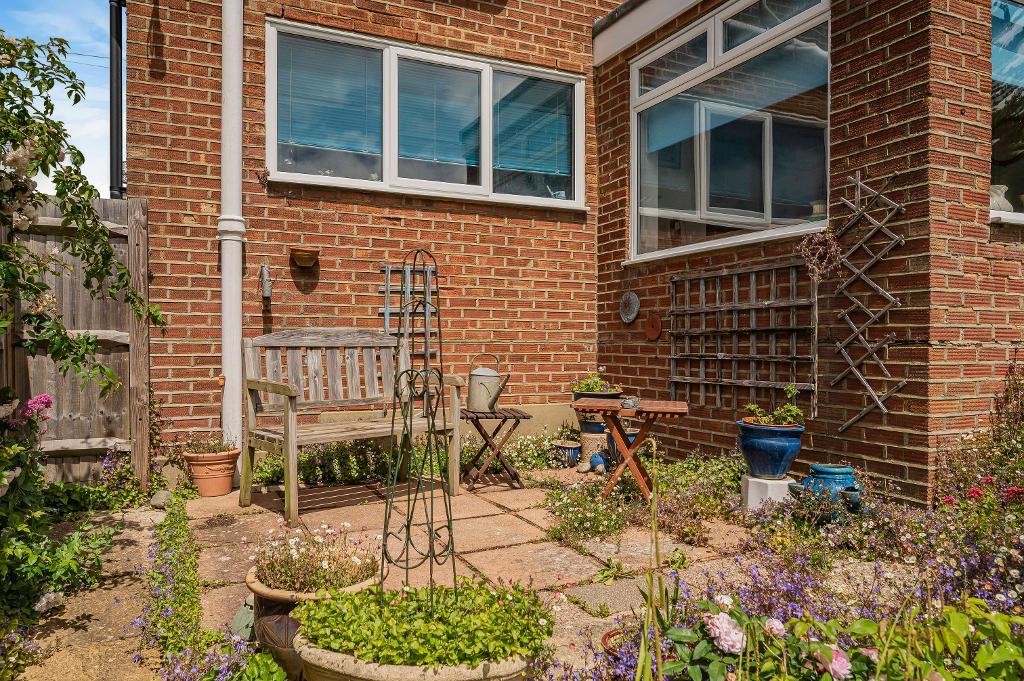 3 Bedroom House for Sale in Seaford, BN25 3ED
