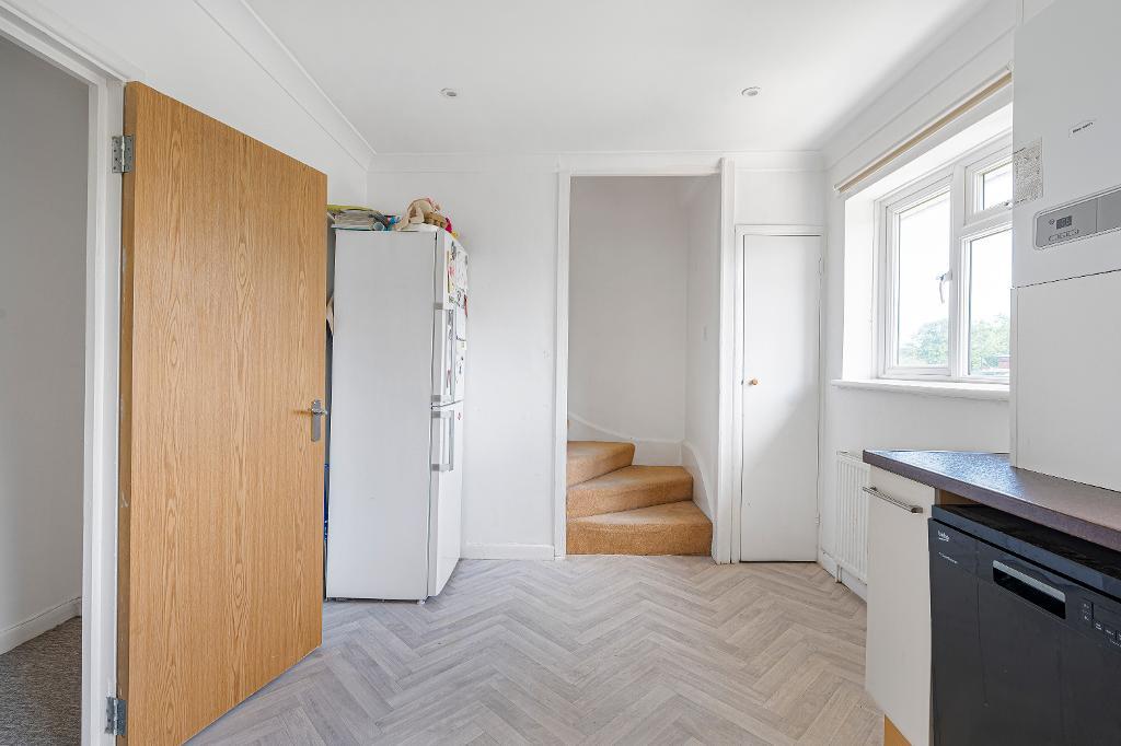 3 Bedroom Flat for Sale in Seaford, BN25 3JY