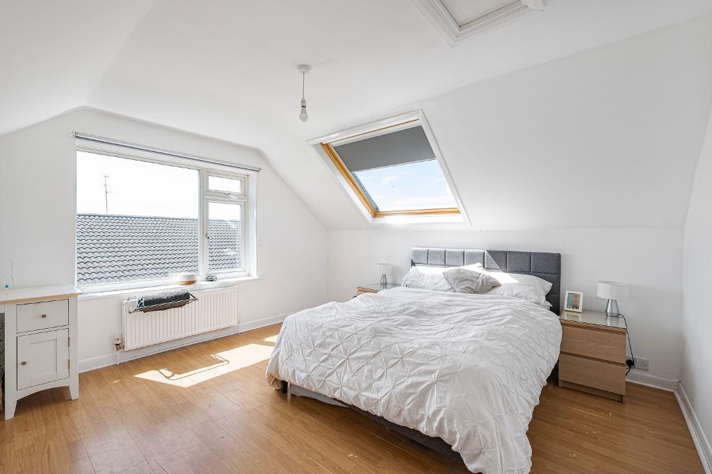 3 Bedroom Flat for Sale in Seaford, BN25 3JY