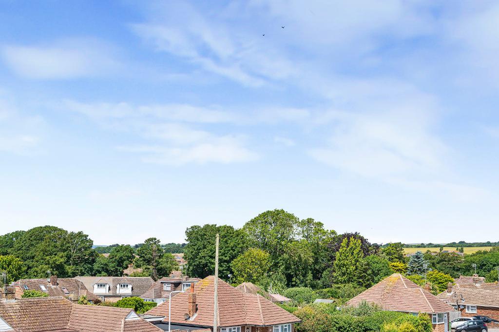 3 Bedroom Flat for Sale in Seaford, BN25 3JY