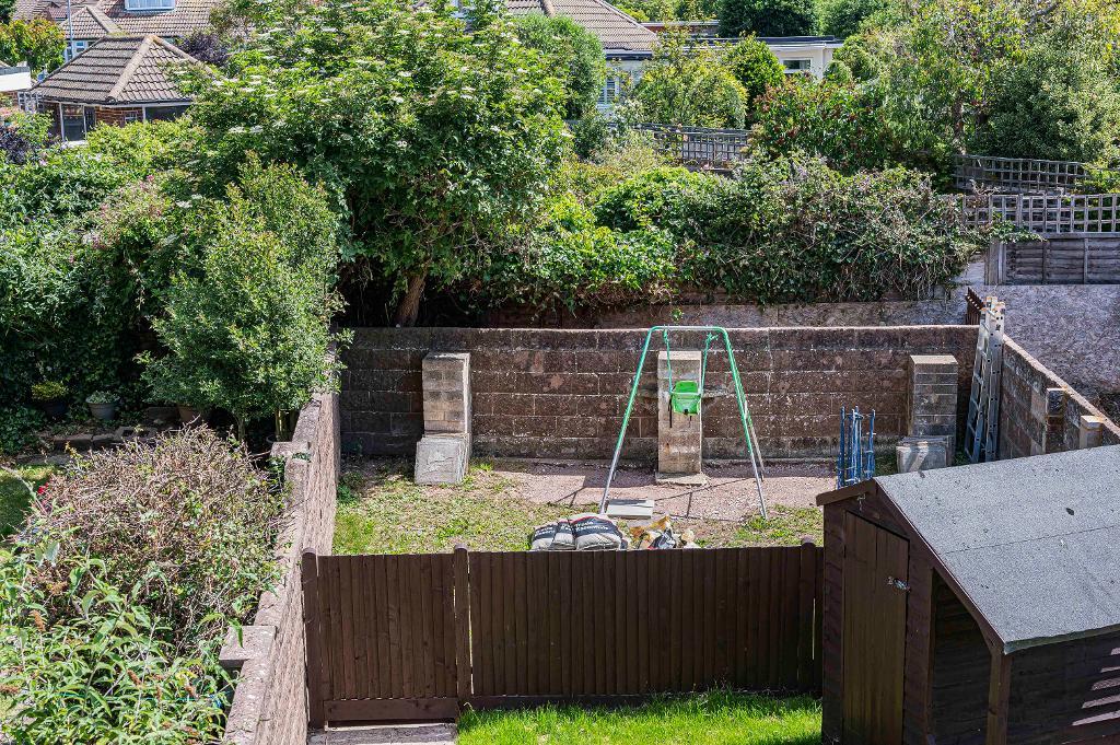 3 Bedroom Flat for Sale in Seaford, BN25 3JY