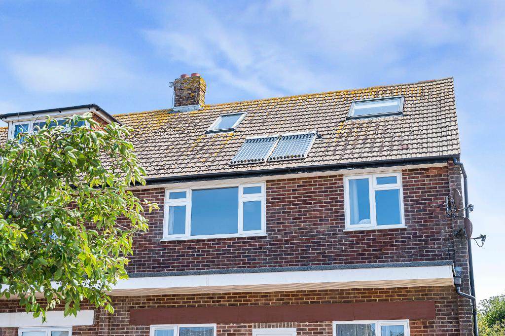 3 Bedroom Flat for Sale in Seaford, BN25 3JY