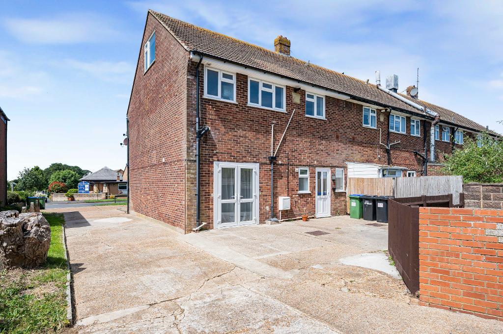 3 Bedroom Flat for Sale in Seaford, BN25 3JY