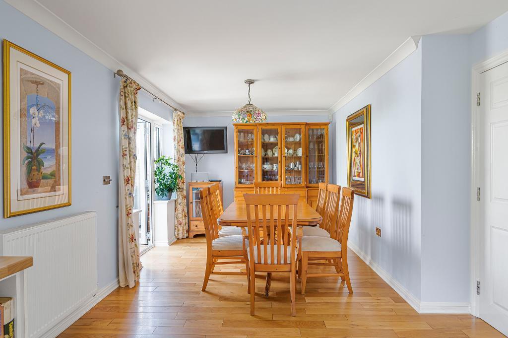 5 Bedroom House for Sale in Seaford, BN25 4AQ