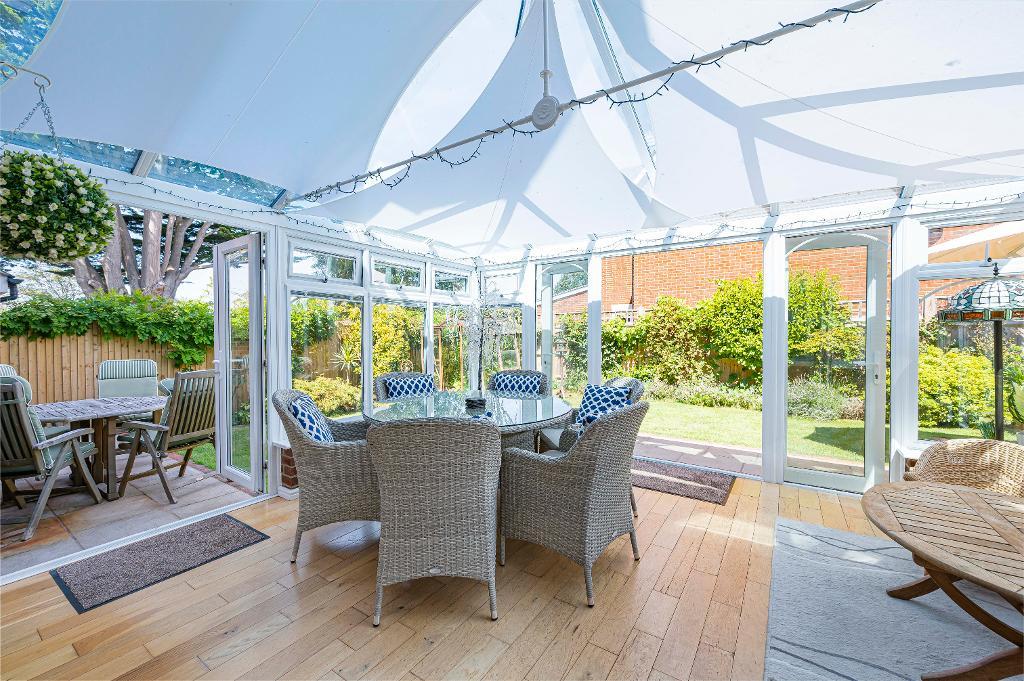5 Bedroom House for Sale in Seaford, BN25 4AQ