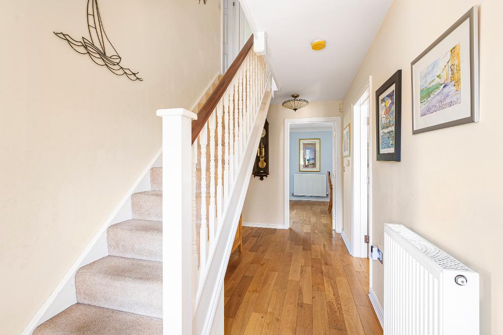 5 Bedroom House for Sale in Seaford, BN25 4AQ