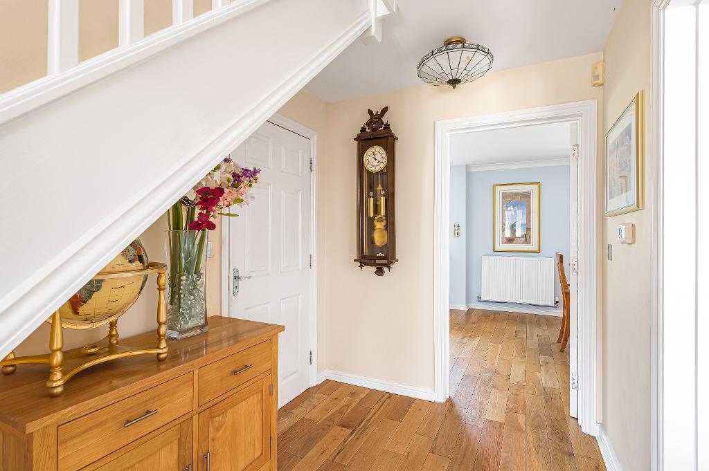 5 Bedroom House for Sale in Seaford, BN25 4AQ