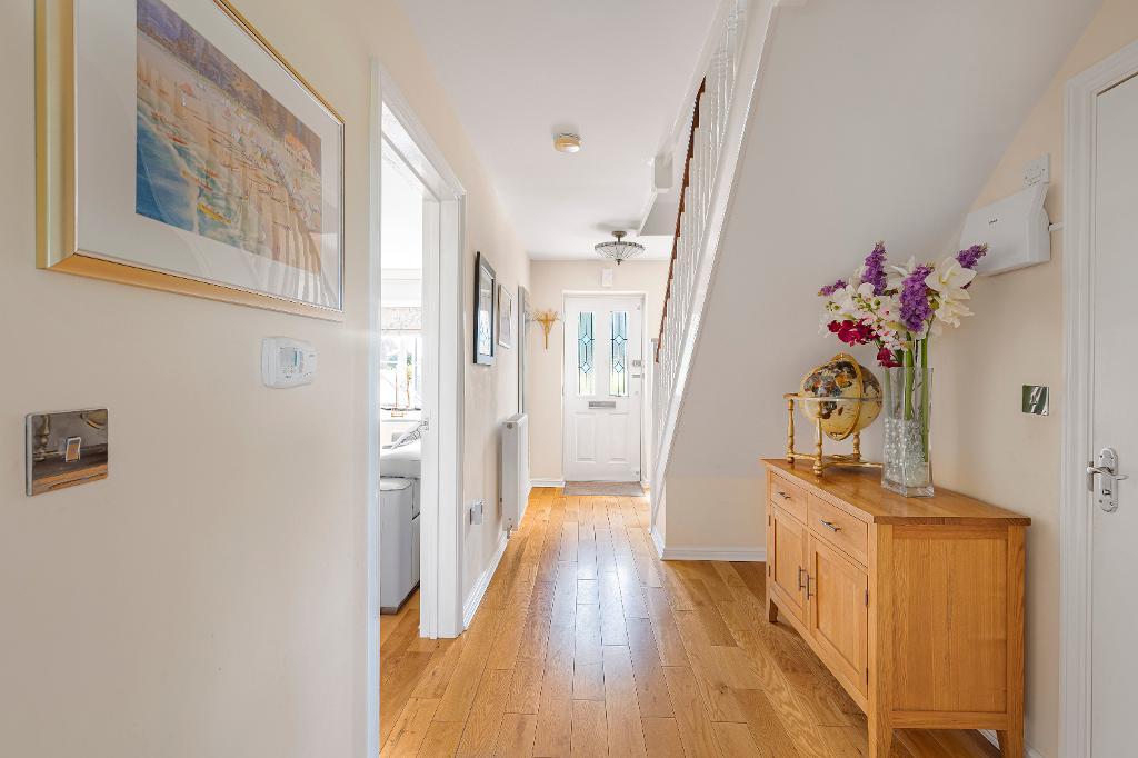 5 Bedroom House for Sale in Seaford, BN25 4AQ