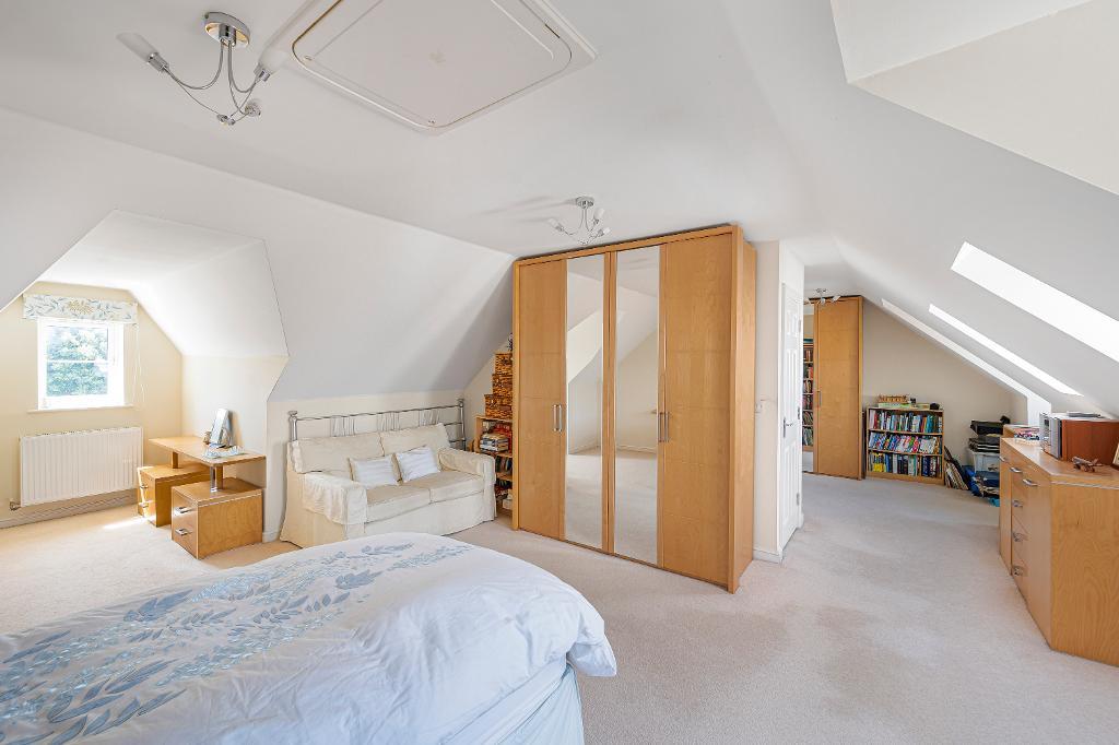 5 Bedroom House for Sale in Seaford, BN25 4AQ