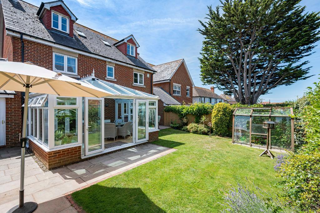 5 Bedroom House for Sale in Seaford, BN25 4AQ