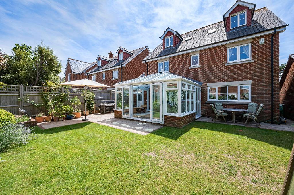 5 Bedroom House for Sale in Seaford, BN25 4AQ
