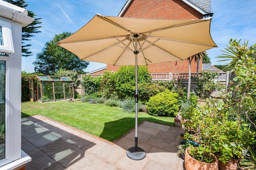 5 Bedroom House for Sale in Seaford, BN25 4AQ