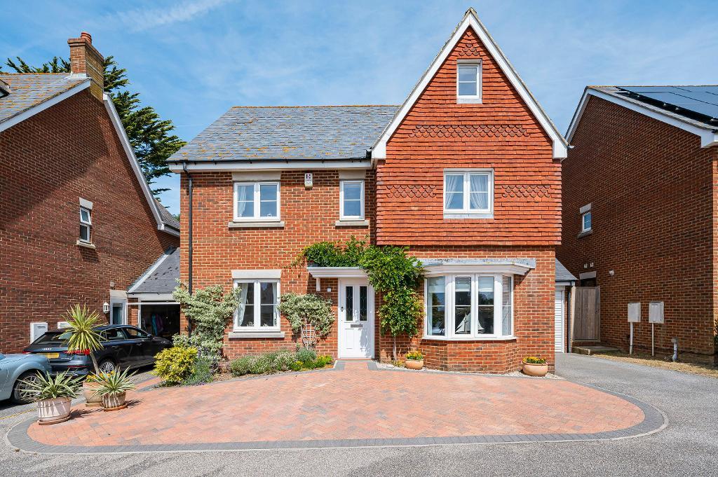 5 Bedroom House for Sale in Seaford, BN25 4AQ