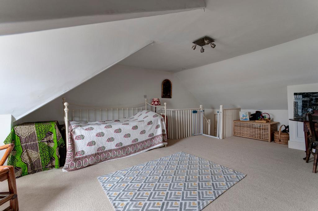 3 Bedroom House to Rent in Newhaven, BN9 9QD