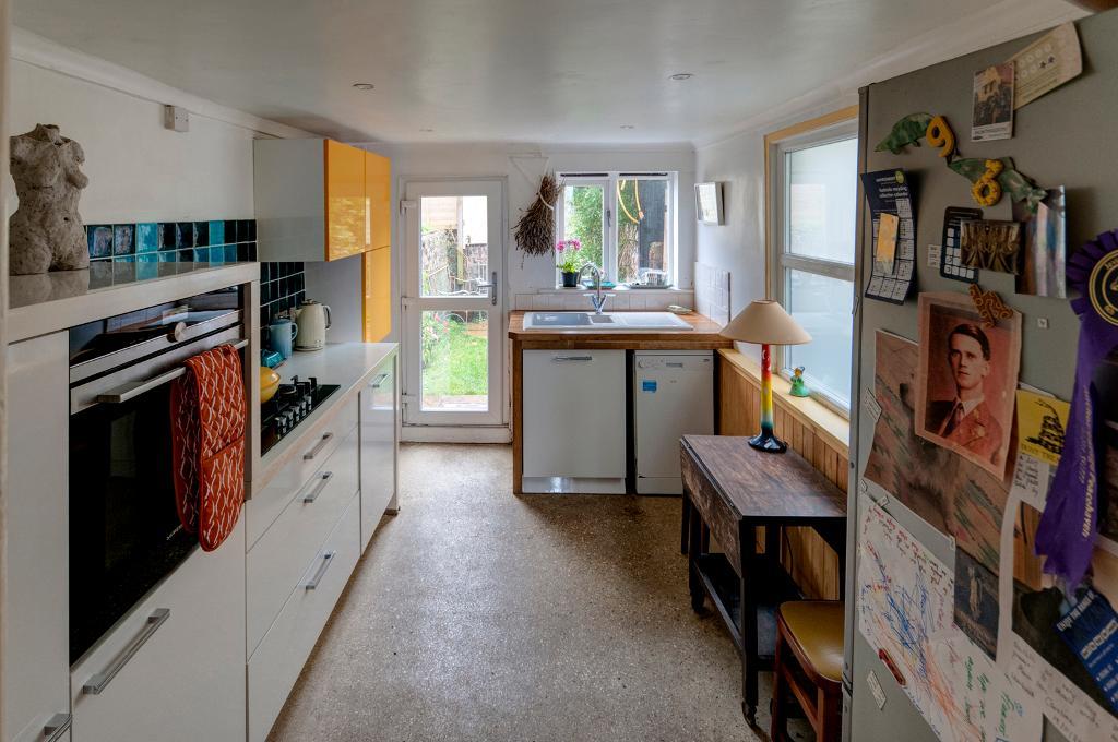 3 Bedroom House to Rent in Newhaven, BN9 9QD
