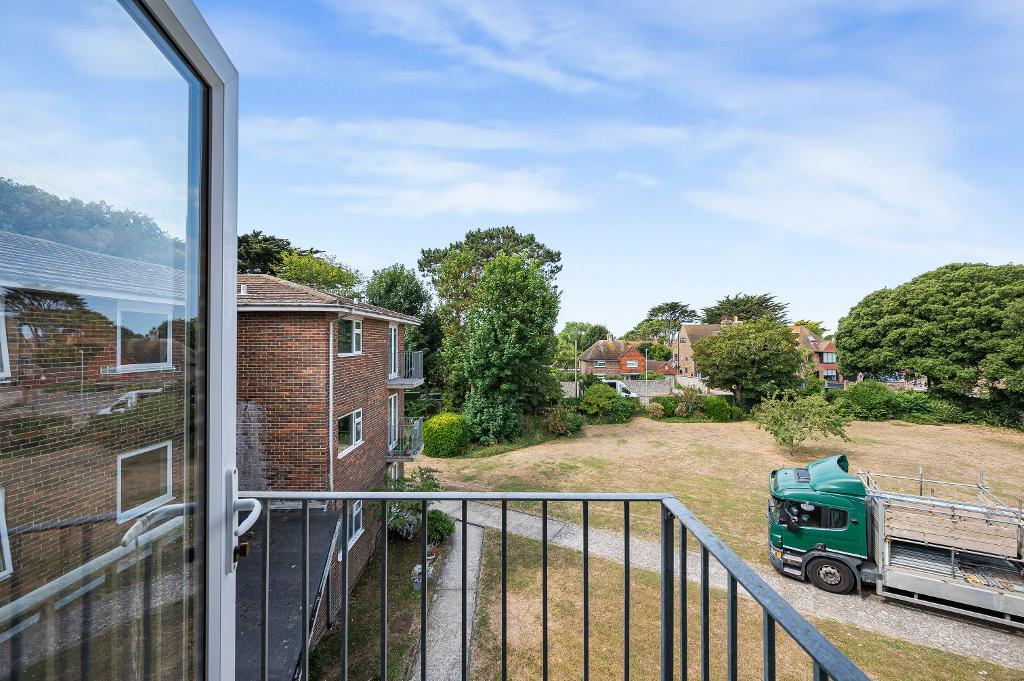 1 Bedroom Flat for Sale in Seaford, BN25 2EL