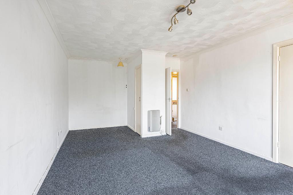 1 Bedroom Flat for Sale in Seaford, BN25 2EL