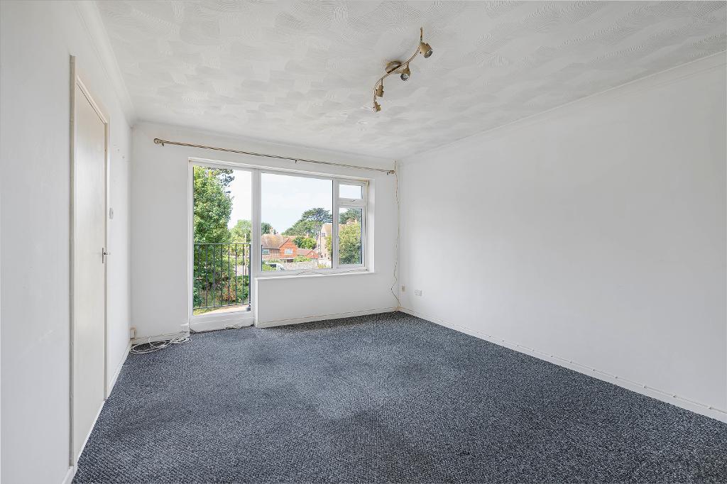 1 Bedroom Flat for Sale in Seaford, BN25 2EL