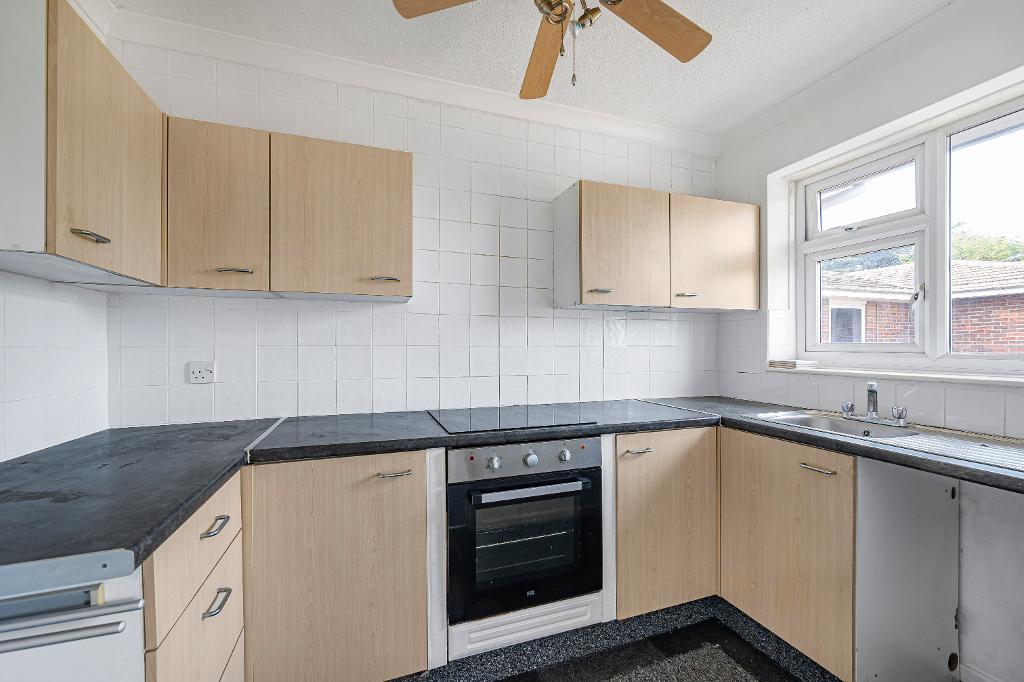 1 Bedroom Flat for Sale in Seaford, BN25 2EL