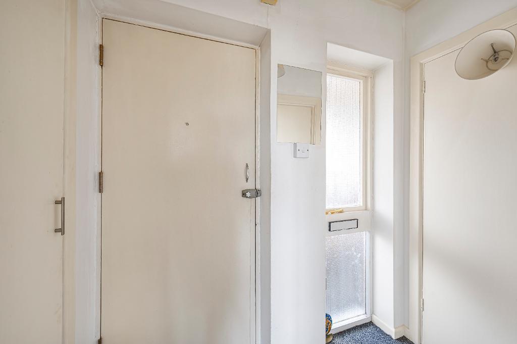 1 Bedroom Flat for Sale in Seaford, BN25 2EL