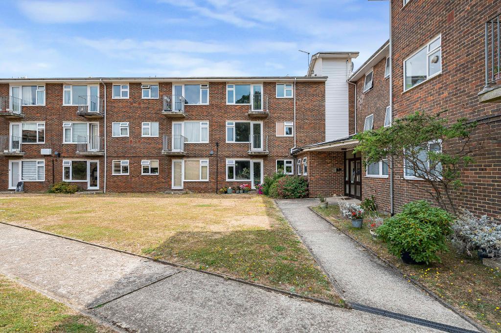 1 Bedroom Flat for Sale in Seaford, BN25 2EL