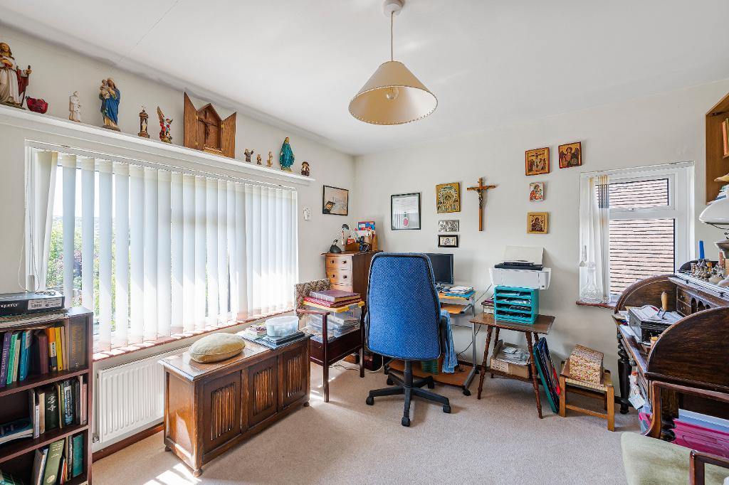 3 Bedroom House for Sale in Seaford, BN25 4LH