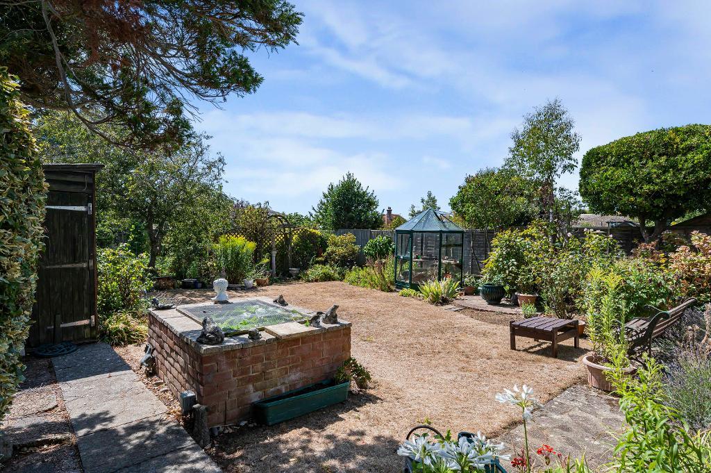 3 Bedroom House for Sale in Seaford, BN25 4LH
