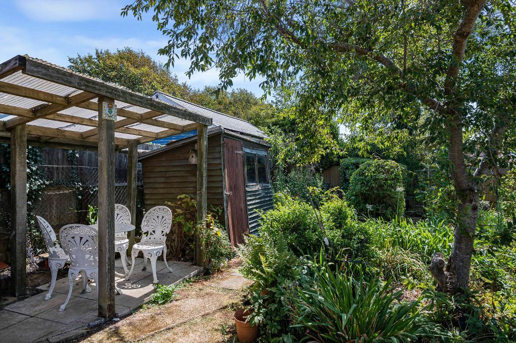 3 Bedroom House for Sale in Seaford, BN25 4LH