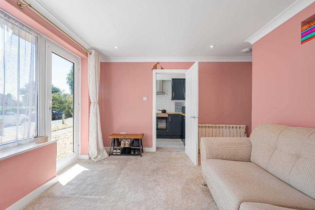 1 Bedroom Flat for Sale in Seaford, BN25 2EL