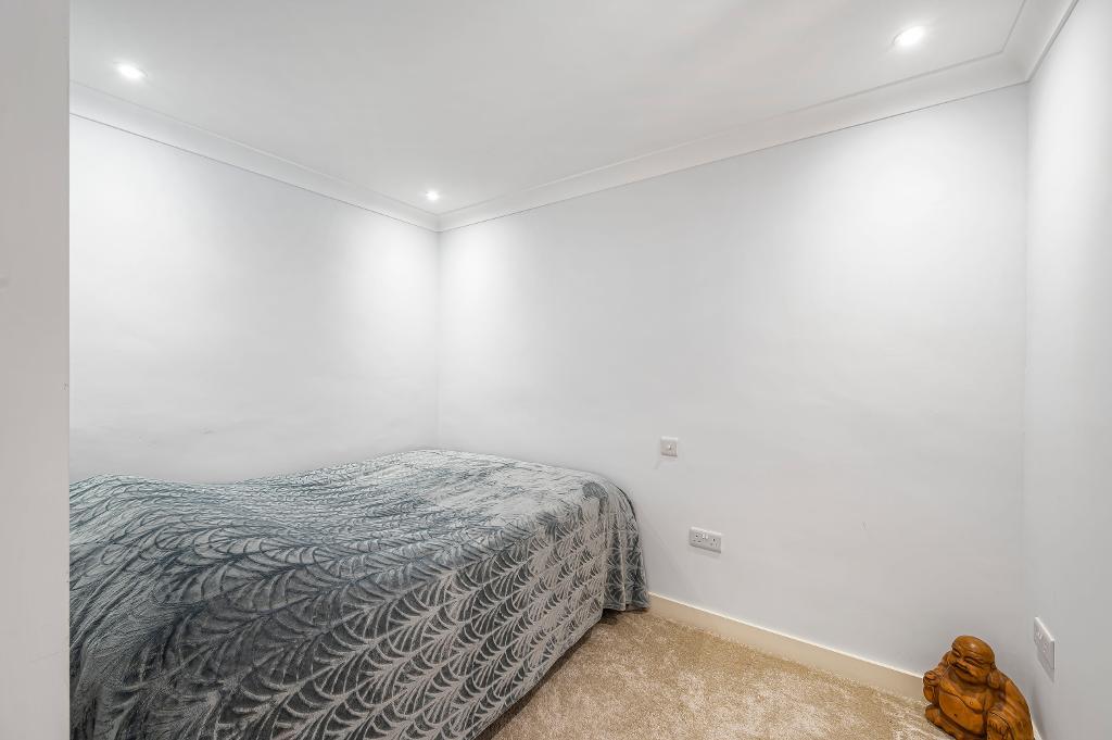 1 Bedroom Flat for Sale in Seaford, BN25 2EL