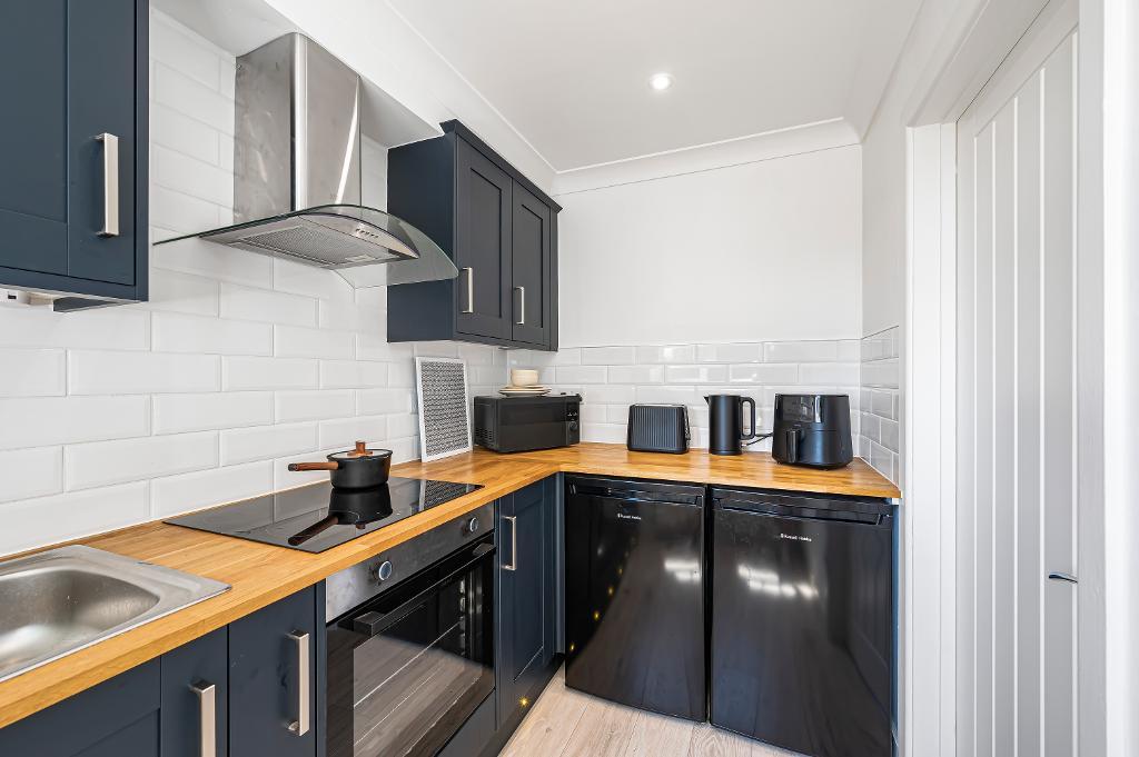 1 Bedroom Flat for Sale in Seaford, BN25 2EL
