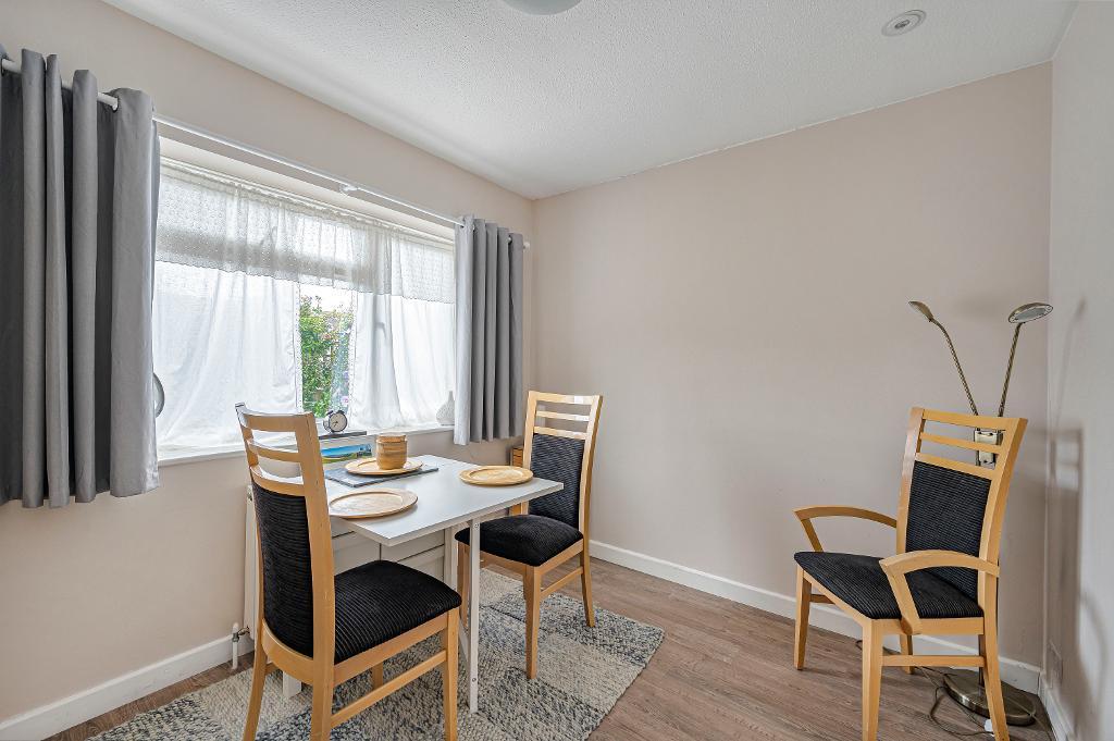 2 Bedroom Bungalow for Sale in Seaford, BN25 4ED