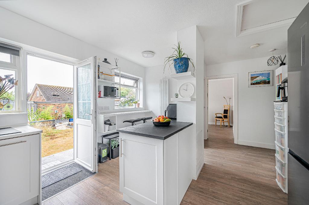 2 Bedroom Bungalow for Sale in Seaford, BN25 4ED