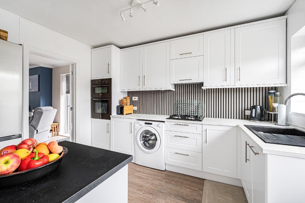 2 Bedroom Bungalow for Sale in Seaford, BN25 4ED