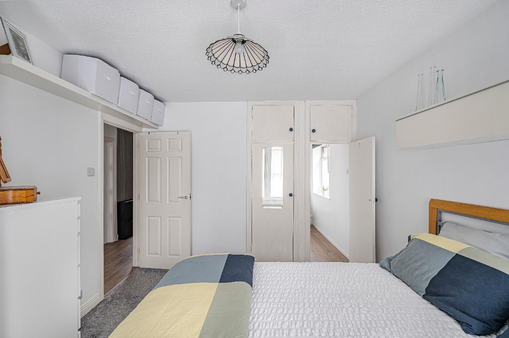 2 Bedroom Bungalow for Sale in Seaford, BN25 4ED
