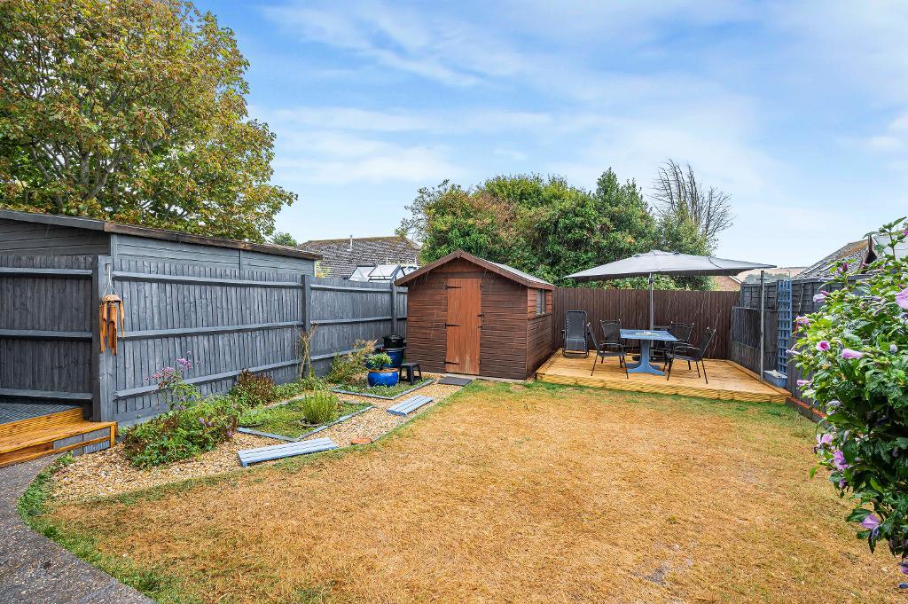 2 Bedroom Bungalow for Sale in Seaford, BN25 4ED