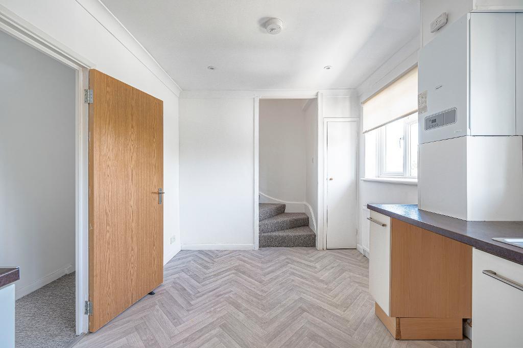3 Bedroom Flat for Sale in Seaford, BN25 3JY