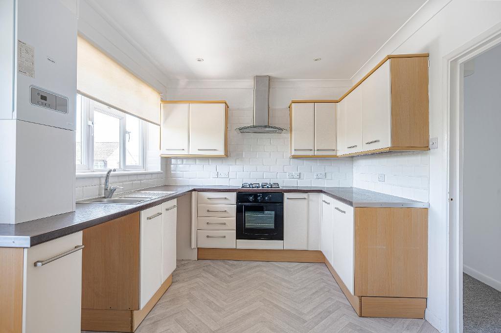 3 Bedroom Flat for Sale in Seaford, BN25 3JY