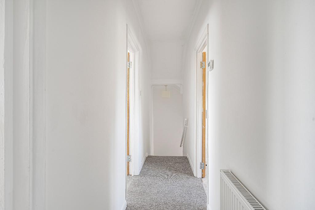 3 Bedroom Flat for Sale in Seaford, BN25 3JY