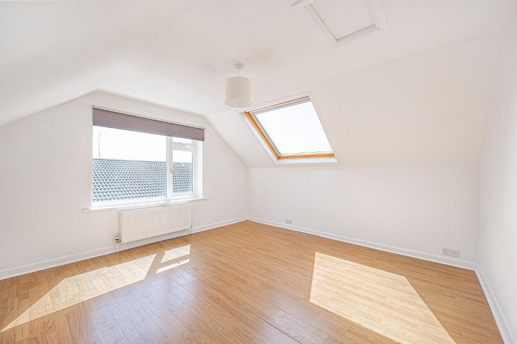 3 Bedroom Flat for Sale in Seaford, BN25 3JY