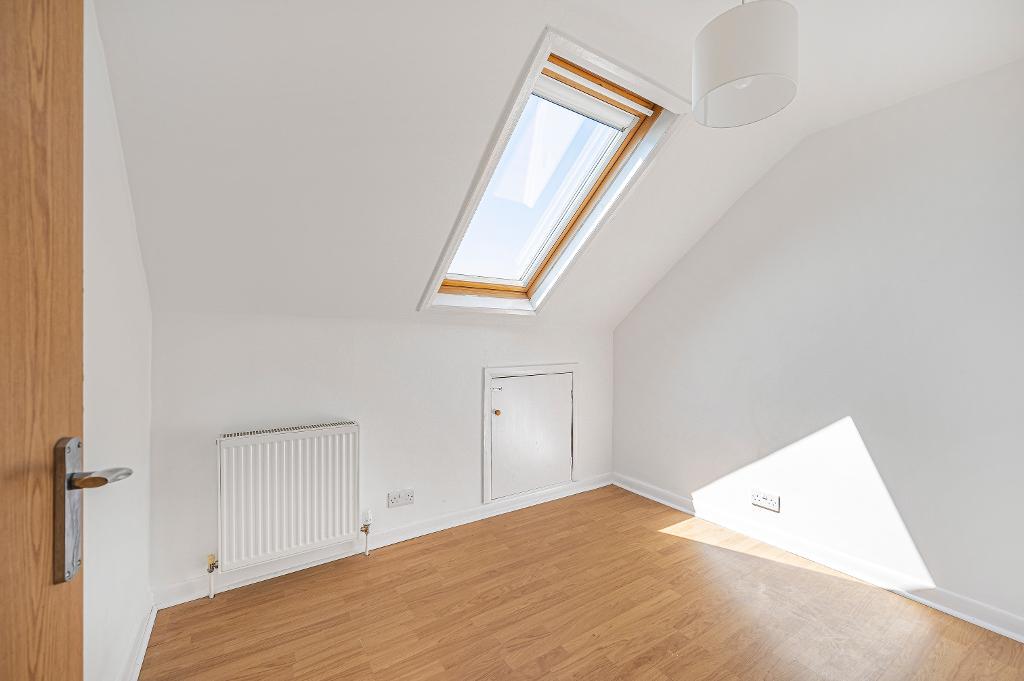 3 Bedroom Flat for Sale in Seaford, BN25 3JY