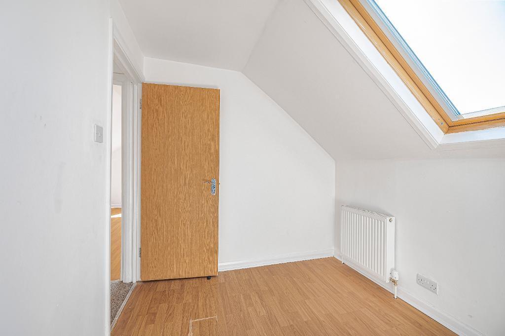 3 Bedroom Flat for Sale in Seaford, BN25 3JY